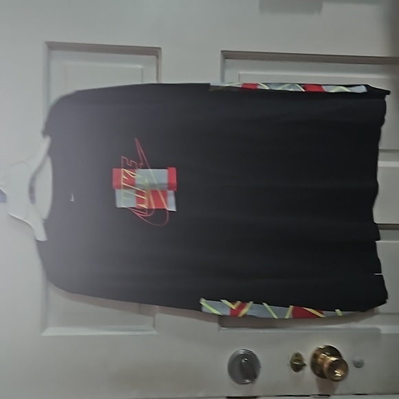 Boys nike shirts size xl - Picture 2 of 6